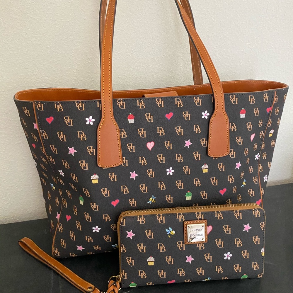 Dooney & Burke Gretta Tote & Wallet Set.